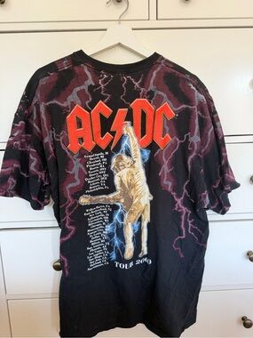 Oversized AC/DC Tour 2000 Lightning Graphic Tee - Black & Red
